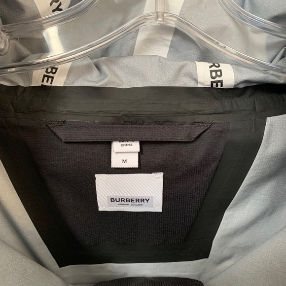 Men’s Burberry Windbreaker (Authentic) - Picture 3 of 4